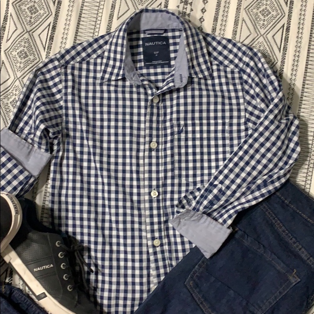 ‼️2 For $15 Deal‼️Boys Size 8 Nautica Button Down